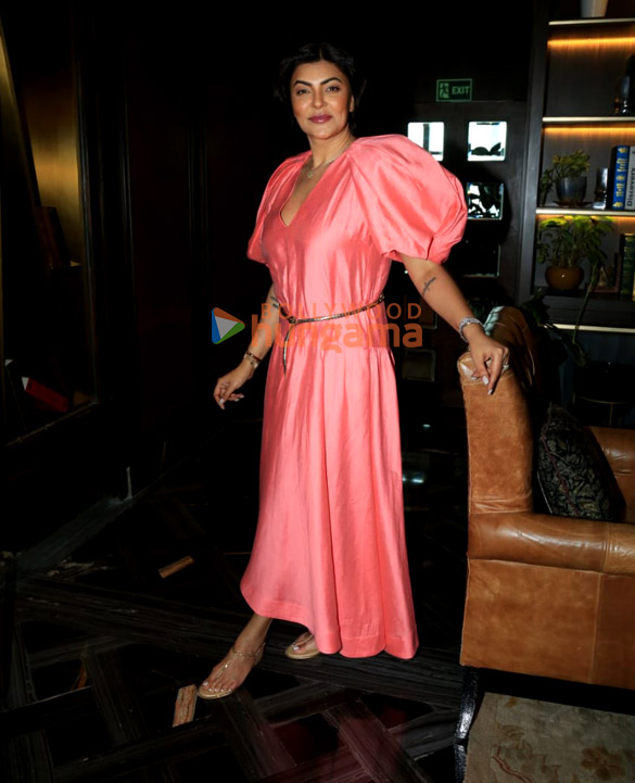 photos sushmita sen and others snapped at seema singhs diwali bash 7
