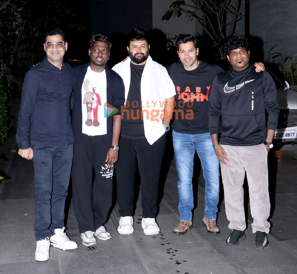 Photos: Varun Dhawan, Atlee Kumar and team Baby John meet up in Mumbai Photos: Varun Dhawan, Atlee Kumar and team Baby John meet up in Mumbai