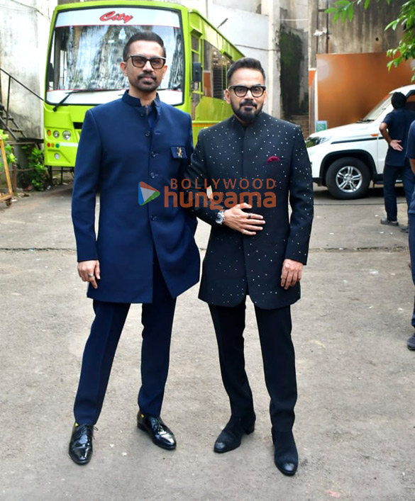 photos varun dhawan raj nidimoru and krishna dk snapped promoting citadel on the sets of kaun banega crorepati 2