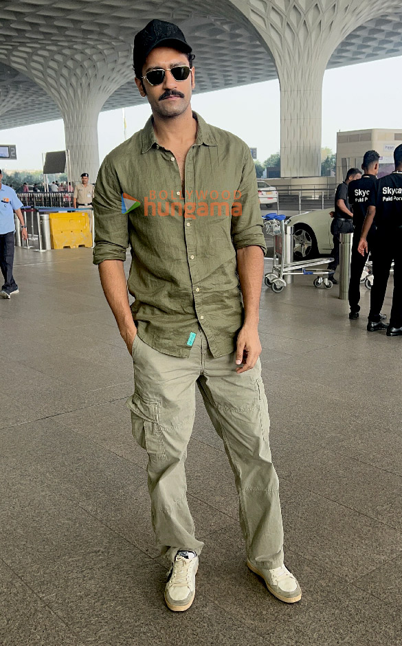 photos vicky kaushal and esha deol snapped at the airport 1