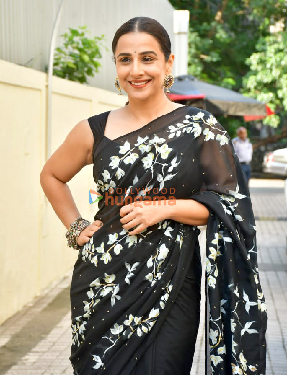 photos vidya balan snapped at pvr juhu 3