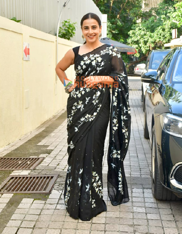 photos vidya balan snapped at pvr juhu 6