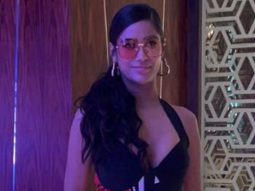Poonam Pandeyflaunts a rosy outfit as she gets clicked by paps