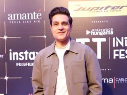 Sunny Hinduja poses for the paps at Bollywood Hungama’s OTT India Fest