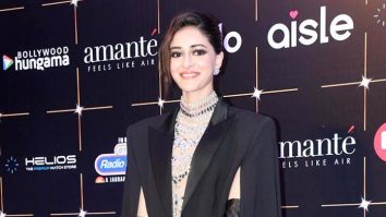 Our bae Ananya Panday took CTRL over the red carpet at Bollywood Hungama’s OTT India Fest
