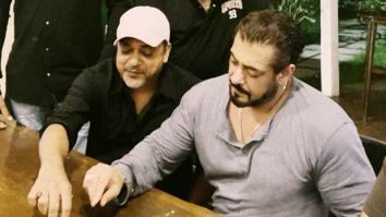 Salman Khan celebrates the birth anniversary of Wajid Khan with brother Sajid Khan and the rest of the music composer’s team