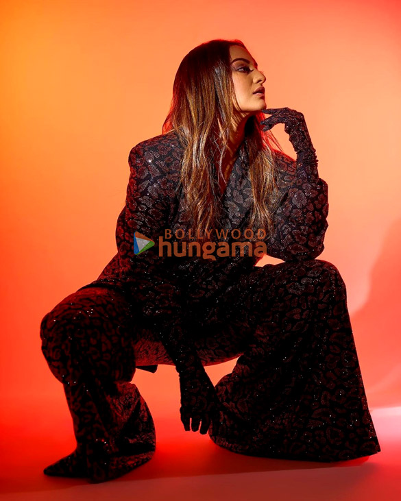 sonakshi sinha 8 24