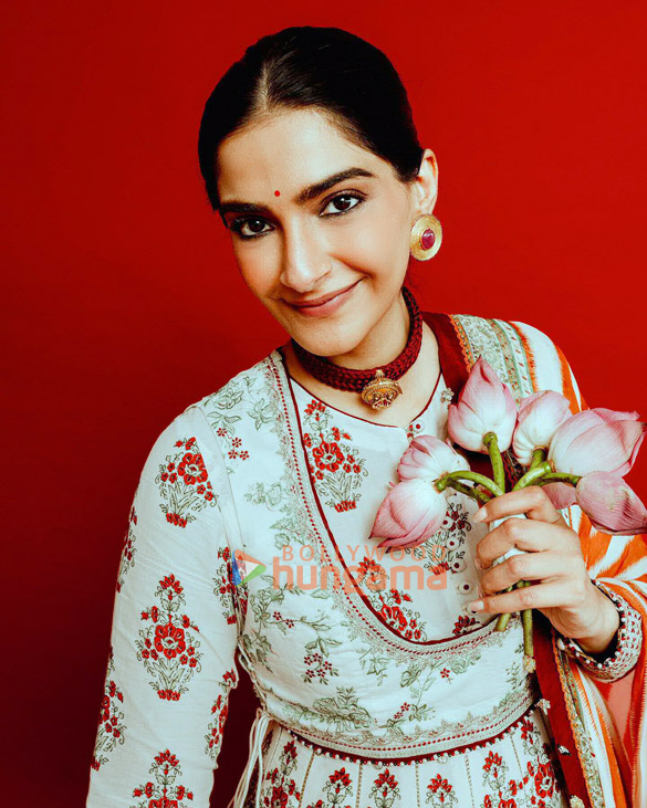 Sonam Kapoor Ahuja Photos, Images, HD Wallpapers, Sonam Kapoor Ahuja HD ...