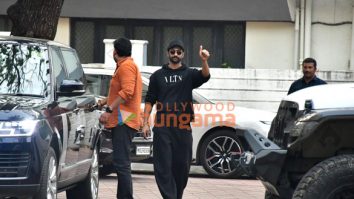 Photos: Vicky Kaushal snapped at Sanjay Leela Bhansali’s house
