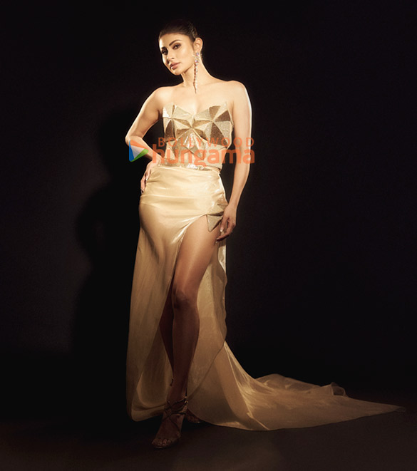 mouni roy 9 12