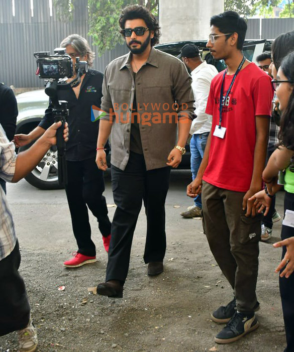 photo arjun kapoor snapped in juhu 5