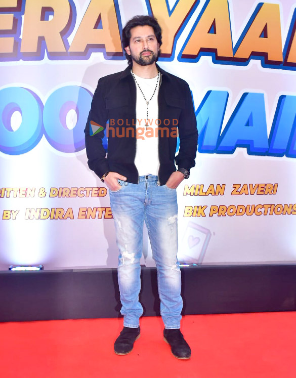 photos aamir khan ajay devgn and others grace the mahurat of the film tera yaar hoon main 8