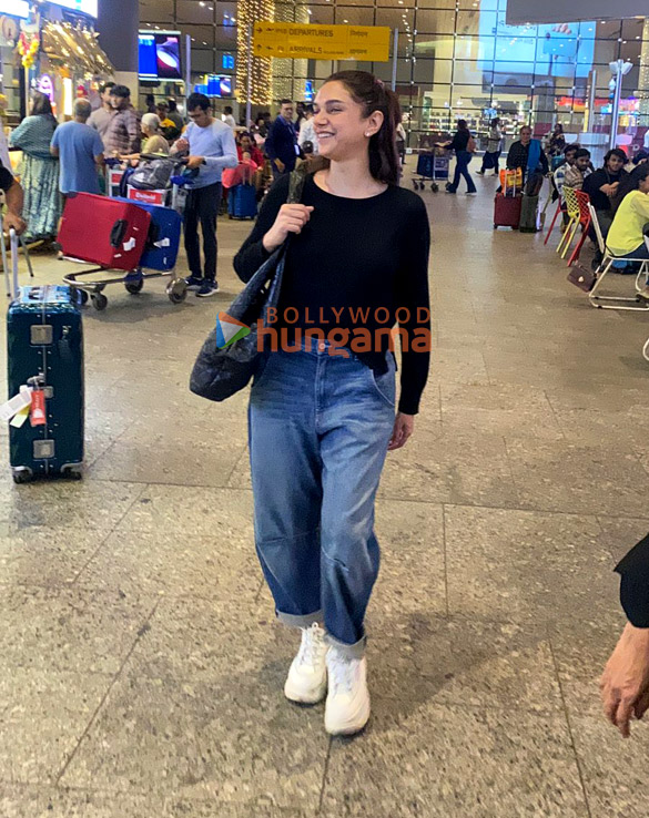 photos aditi rao hydari snapped at the airport 3