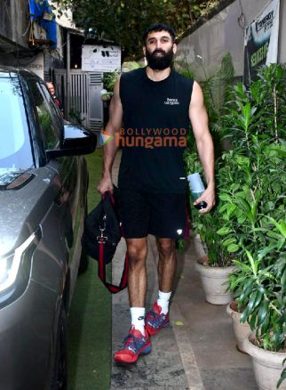 Photos: Aditya Roy Kapur snapped outside a gym in Bandra