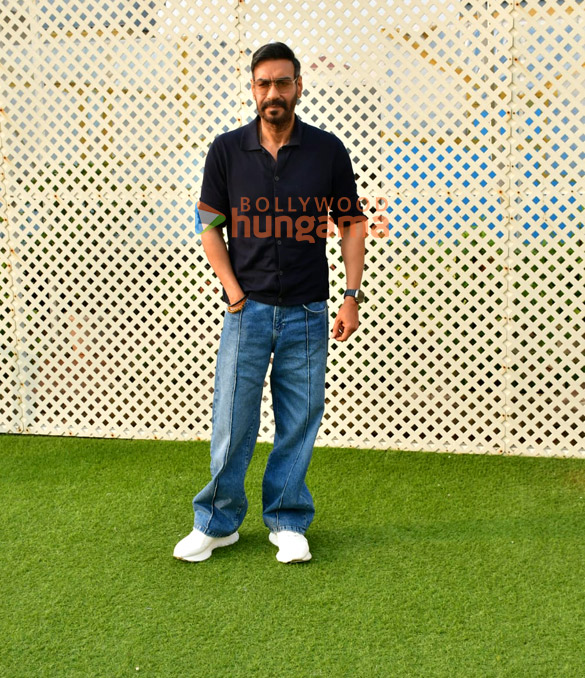 photos ajay devgn and rohit shetty snapped promoting singham again 1 2