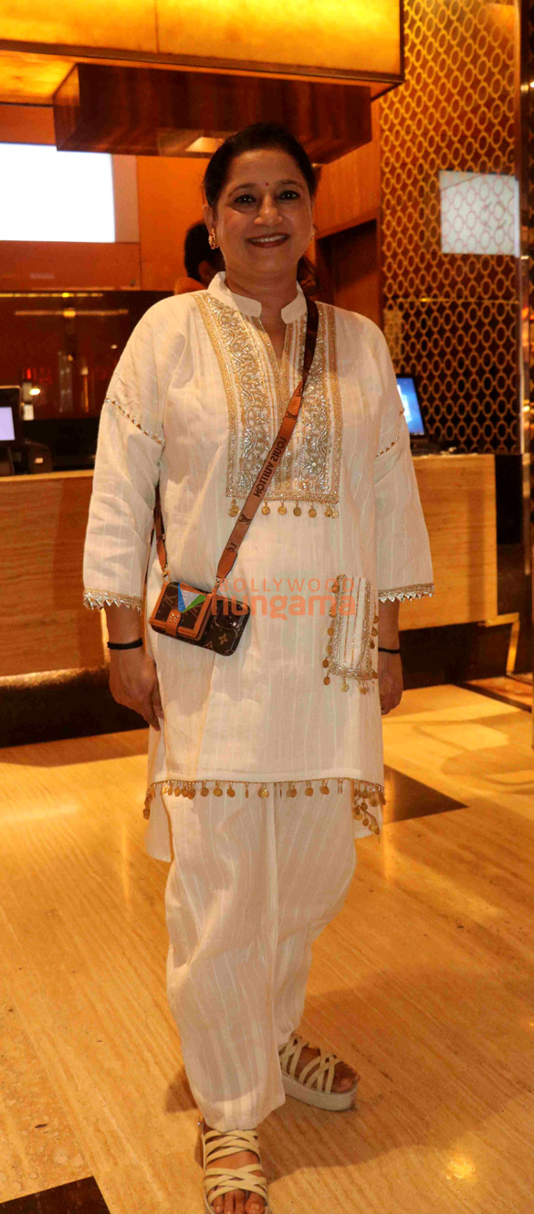 photos celebs attend the premiere of dhai aakhar 9
