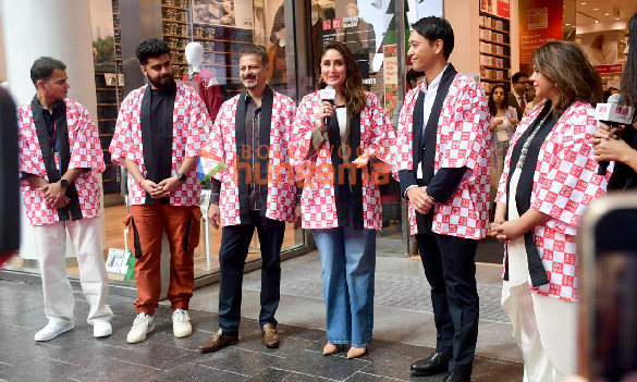photos kareena kapoor khan snapped at the launch of uniqlos third and largest store in mumbai at phoenix palladium mall 4
