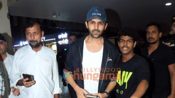 Photos: Kartik Aaryan and Saiee Manjrekar snapped at the airport