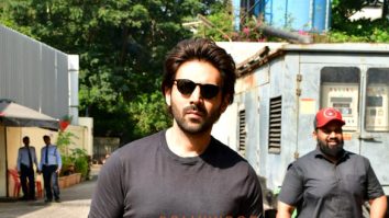 Photos: Kartik Aaryan snapped outside Juhu PVR