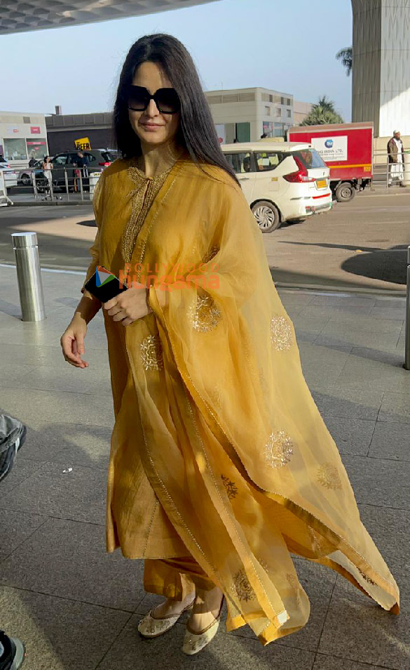 Photos: Katrina Kaif, Raashii Khanna, Boman Irani and Jaideep Ahlawat snapped at the airport Photos: Katrina Kaif, Raashii Khanna, Boman Irani and Jaideep Ahlawat snapped at the airport