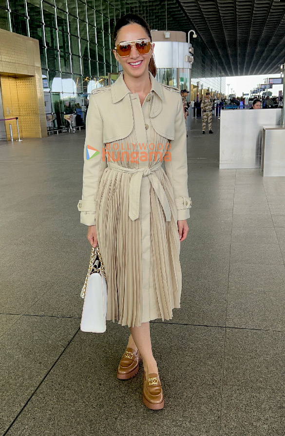photos kiara advani snapped at the airport 1 4
