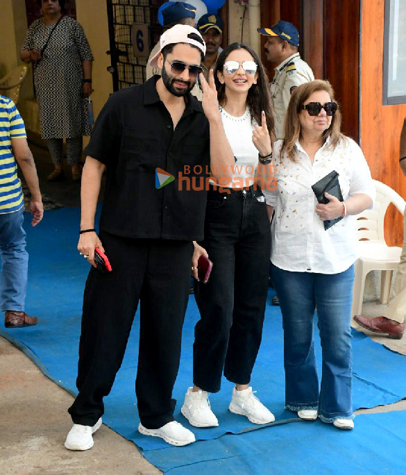 photos maharashtra assembly elections 2024 kartik aaryan rakul preet singh jackky bhagnani and others cast their votes in mumbai 3