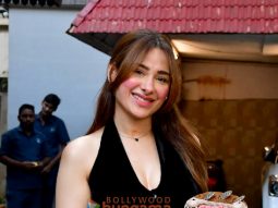 Photos: Mahira Sharma snapped celebrating birthday with media