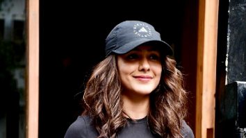 Photos: Mrunal Thakur snapped at Mizu in Bandra