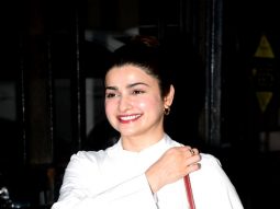 Photos: Prachi Desai snapped at Saar Cafe in Bandra
