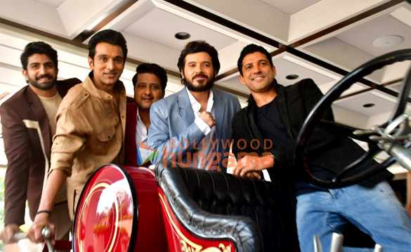 photos pratik gandhi saiyami kher divyenndu farhan akhtar and team agni snapped at the trailer launch 3