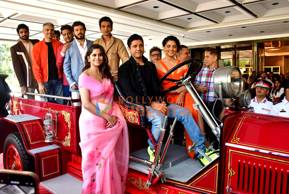photos pratik gandhi saiyami kher divyenndu farhan akhtar and team agni snapped at the trailer launch 5