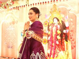 Photos: Rani Mukerji and Tanishaa Mukerji seek blessings of Maa Kali on the occasion of Diwali