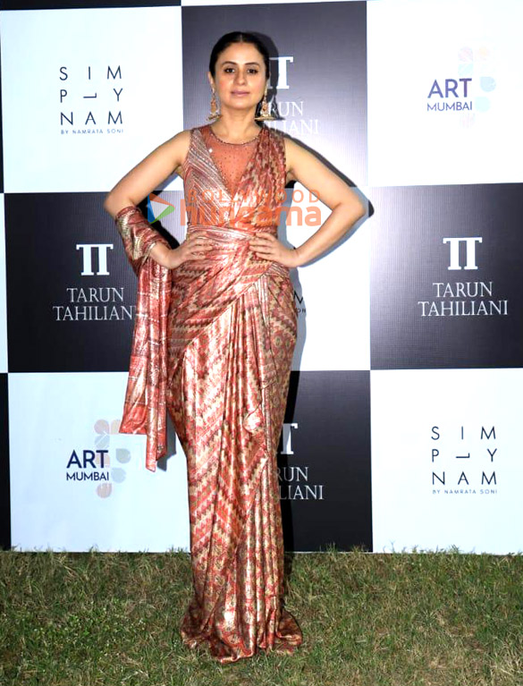 photos saniya malhotra rakul preet singh jackky bhagnani and others snapped attending tarun tahilianis parade at mahalaxmi race course 8