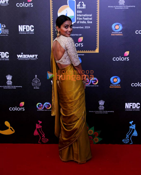 photos shriya saran vikrant massey pratik gandhi and others walk down the red carpet at the closing ceremony of iffi 2024 7