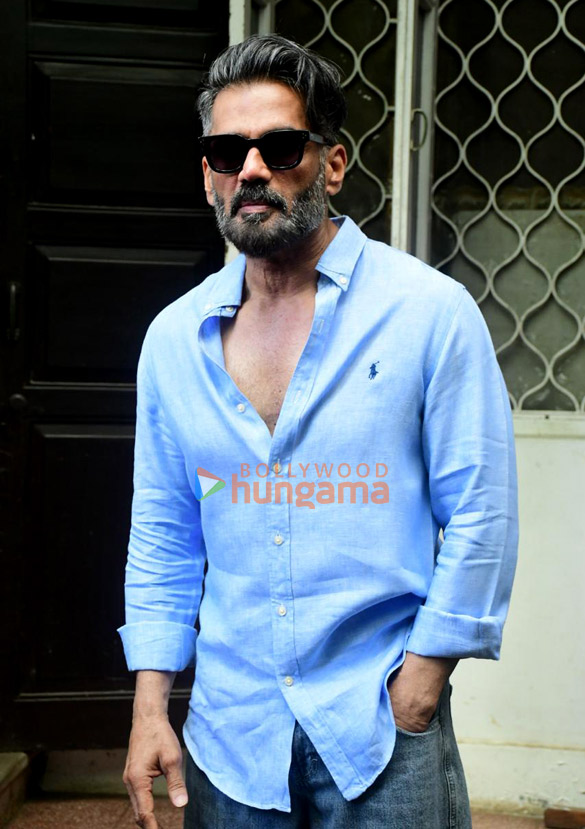 photos suniel shetty snapped at krome studio in bandra 1