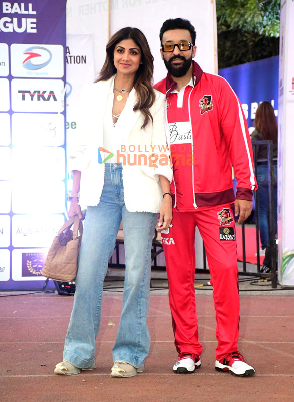 photos tiger shroff shilpa shetty mouni roy raj kundra arjun bijlani and others attend the the opening match of all star tennis ball cricket league in bandra 15