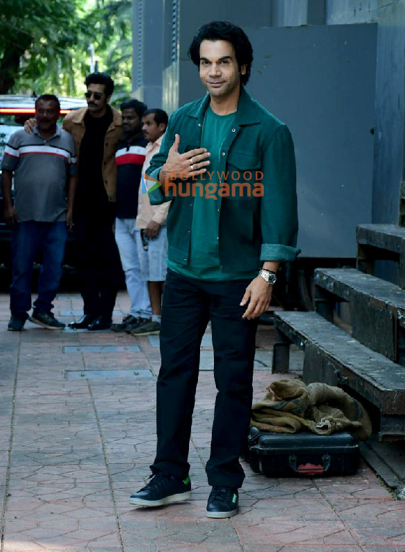 photos vicky kaushal and rajkummar rao snapped in bandra 1