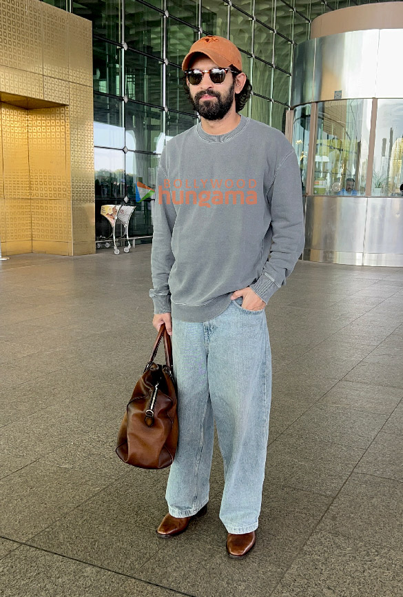 photos vikrant massey stebin ben and taha shah badussha snapped at the airport 1