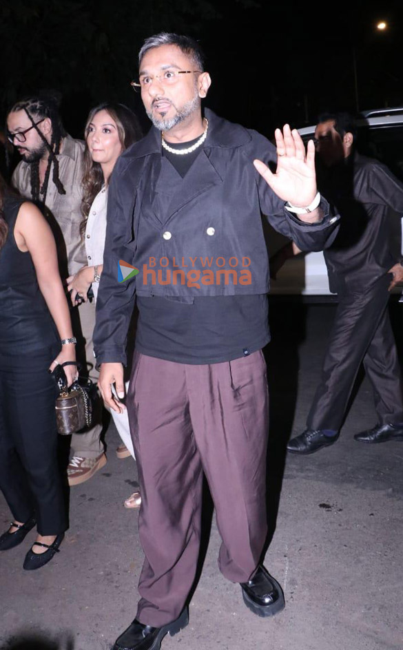 photos yo yo honey singh snapped outside bastian in bandra 1