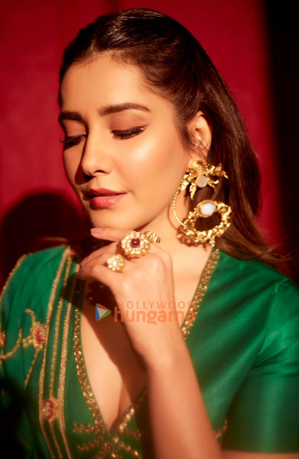 raashii khanna 10 11