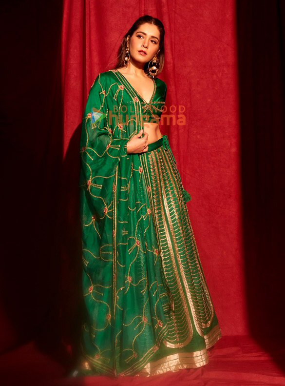 raashii khanna 9 15