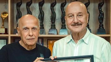 Anupam Kher celebrates 40 Years in Bollywood, pays tribute to Mahesh Bhatt; calls him “guru, friend, philosopher, and guide”