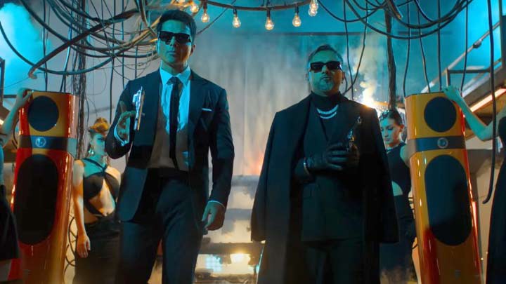 Hitman – Teaser | Fateh | Sonu Sood, Yo Yo Honey Singh | Leo Grewal Hitman – Teaser | Fateh | Sonu Sood, Yo Yo Honey Singh | Leo Grewal