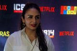 Huma Qureshi’s Red Bold lips are giving