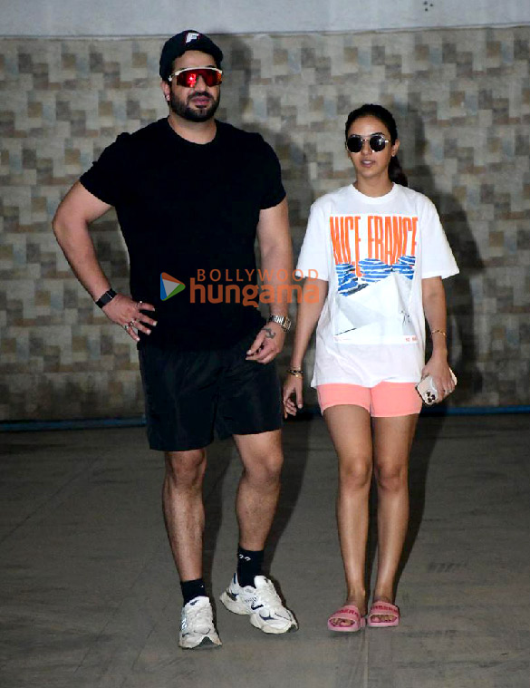 Photos: Aly Goni and Jasmin Bhasin snapped searching for a new house at Pali Hill