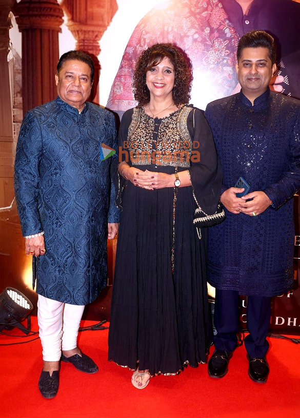 photos anuradha paudwal anveshi jain pandit hariprasad chaurasia and others at the launch of anup jalota and sumeet tappoos album legacy 1