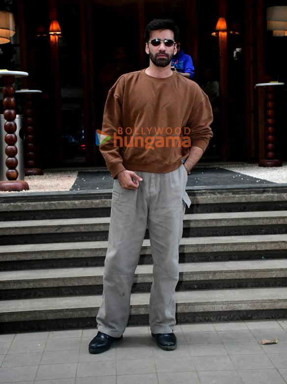 photos avinash tiwari snapped at gigi restaurant in bandra 3