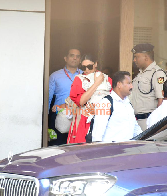 Photos: Deepika Padukone snapped at Kalina airport Photos: Deepika Padukone snapped at Kalina airport