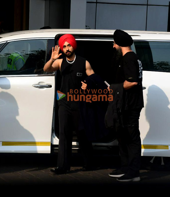 Photos: Diljit Dosanjh snapped at Kalina airport Photos: Diljit Dosanjh snapped at Kalina airport