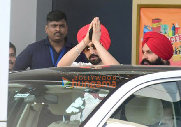photos diljit dosanjh snapped at kalina airport 2 2